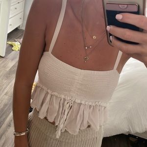 Aritzia going out too